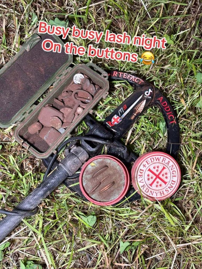 busy night metal detecting, lots of targets mostly buttons, and some Georgian toasted coins.
