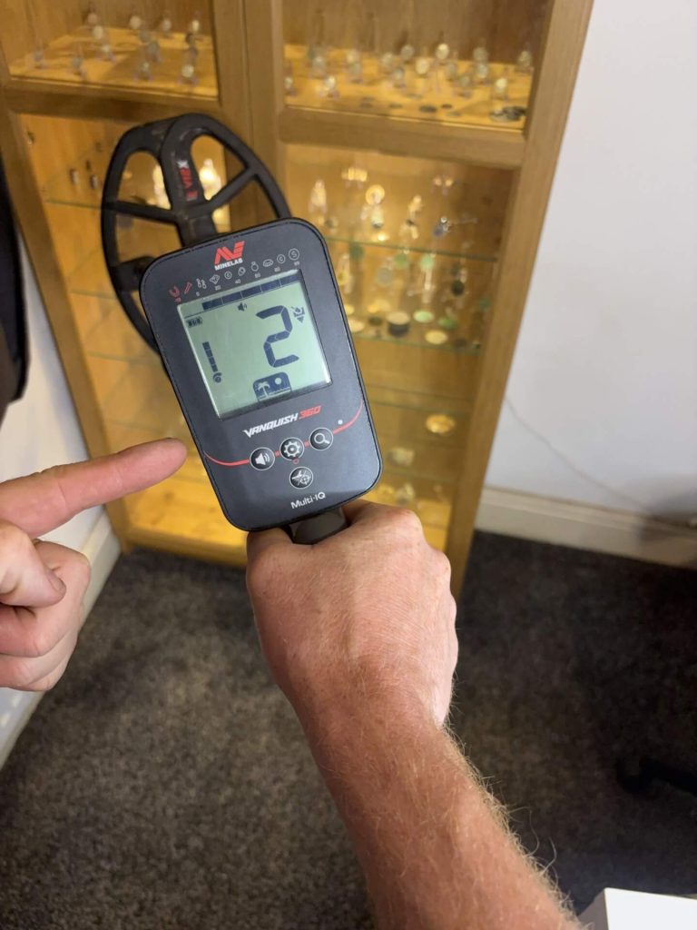 minelab vanquish 360, display unit.