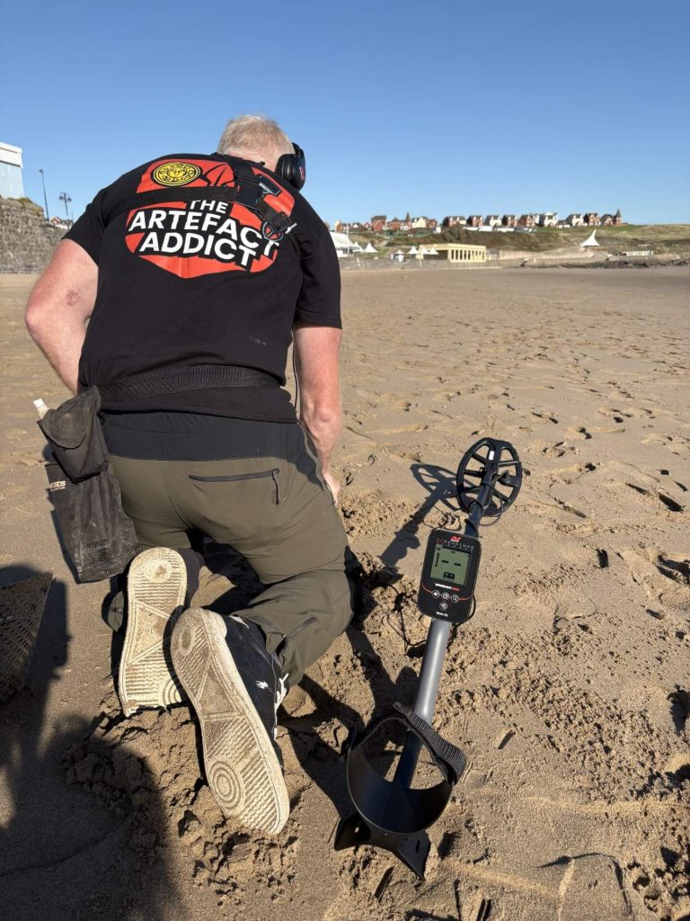 beach metal detecting with the minelab vanquish 360