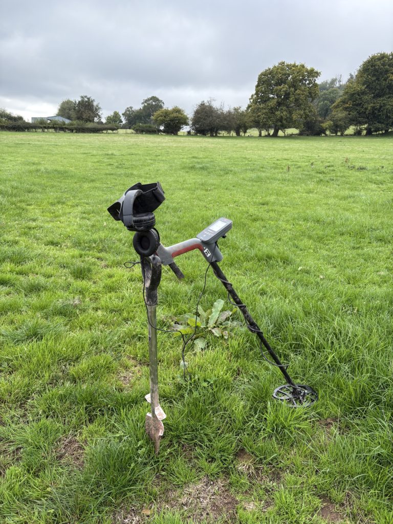 minelab vanquish 360 in the fields looking amazing